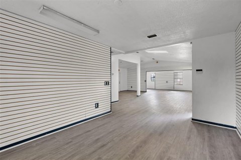 Commercial property in Groveland, Florida 155.8 sq.m. № 2321756 - photo 15