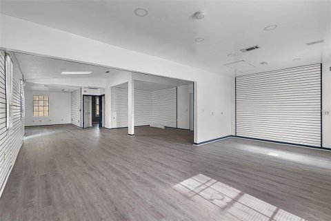 Commercial property in Groveland, Florida 155.8 sq.m. № 2321756 - photo 12