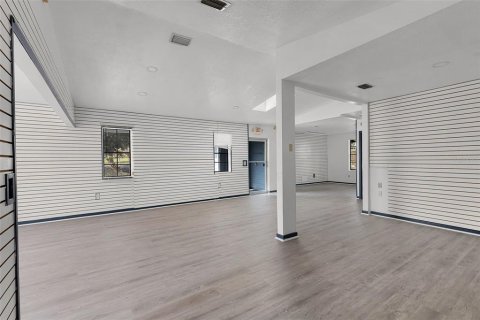 Commercial property in Groveland, Florida 155.8 sq.m. № 2321756 - photo 11