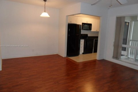Condo in Lauderdale-by-the-Sea, Florida, 1 bedroom  № 1713309 - photo 10