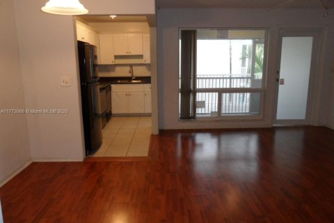 Condo in Lauderdale-by-the-Sea, Florida, 1 bedroom  № 1713309 - photo 9