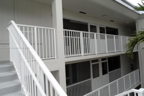 Condo in Lauderdale-by-the-Sea, Florida, 1 bedroom  № 1713309 - photo 23