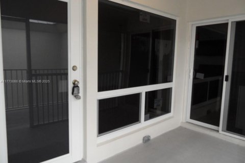 Condo in Lauderdale-by-the-Sea, Florida, 1 bedroom  № 1713309 - photo 4