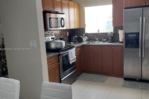 Villa ou maison à louer à Miami, Floride: 4 chambres, 153.57 m2 № 1993160 - photo 7