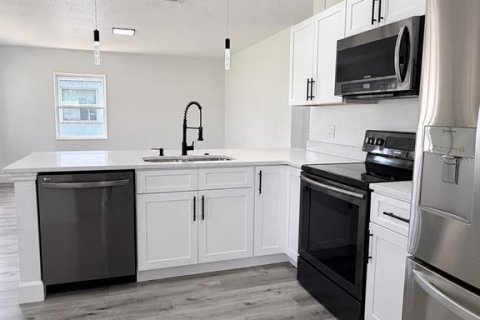 Casa en venta en Kissimmee, Florida, 3 dormitorios, 129.69 m2 № 2383736 - foto 19