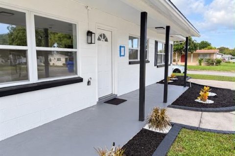 Casa en venta en Kissimmee, Florida, 3 dormitorios, 129.69 m2 № 2383736 - foto 2