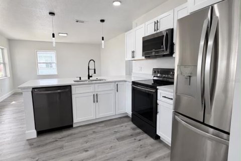 Casa en venta en Kissimmee, Florida, 3 dormitorios, 129.69 m2 № 2383736 - foto 16