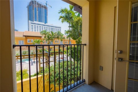 Copropriété à vendre à Saint Petersburg, Floride: 2 chambres, 104.79 m2 № 2369473 - photo 11