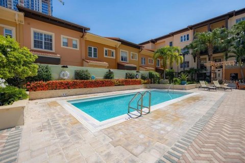 Copropriété à vendre à Saint Petersburg, Floride: 2 chambres, 104.79 m2 № 2369473 - photo 12