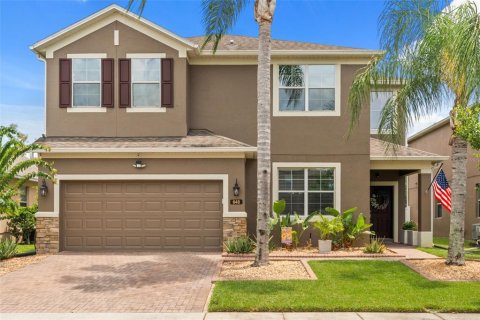 House in Orlando, Florida 5 bedrooms, 396.23 sq.m. № 2275536