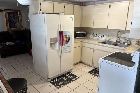 Casa en venta en Tampa, Florida, 3 dormitorios, 100.52 m2 № 1910686 - foto 4