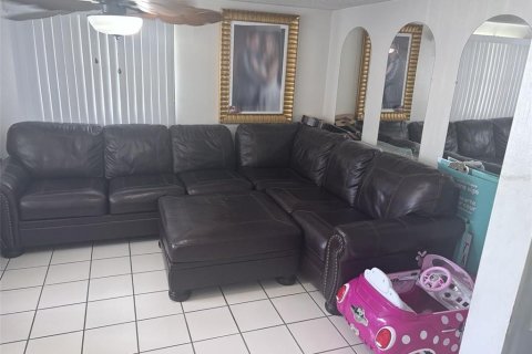 Casa en venta en Tampa, Florida, 3 dormitorios, 100.52 m2 № 1910686 - foto 7