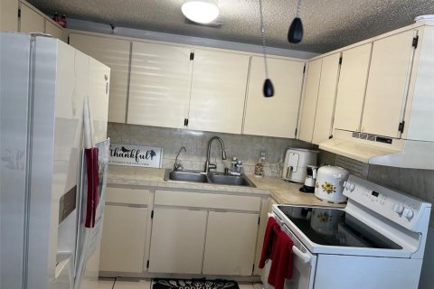 Casa en venta en Tampa, Florida, 3 dormitorios, 100.52 m2 № 1910686 - foto 5