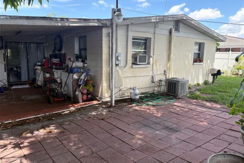 Casa en venta en Tampa, Florida, 3 dormitorios, 100.52 m2 № 1910686 - foto 16