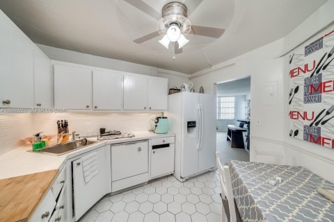 Condo in Aventura, Florida, 1 bedroom № 2091178 - photo 20