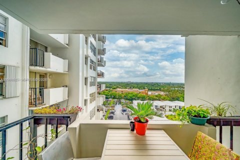 Condo in Aventura, Florida, 1 bedroom № 2091178 - photo 10