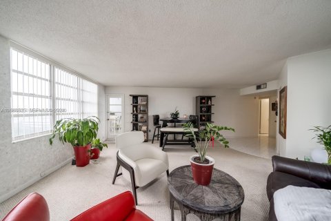 Condo in Aventura, Florida, 1 bedroom № 2091178 - photo 15