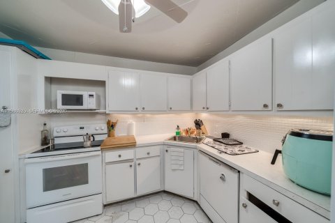 Condo in Aventura, Florida, 1 bedroom № 2091178 - photo 22