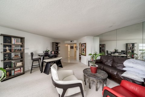 Condo in Aventura, Florida, 1 bedroom № 2091178 - photo 16