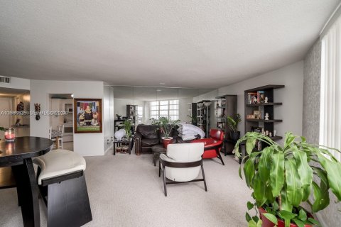 Condo in Aventura, Florida, 1 bedroom № 2091178 - photo 17