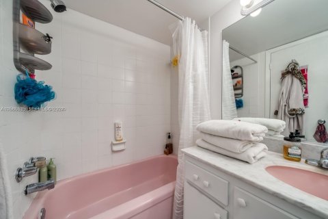 Condo in Aventura, Florida, 1 bedroom № 2091178 - photo 26