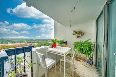 Condo in Aventura, Florida, 1 bedroom № 2091178 - photo 12