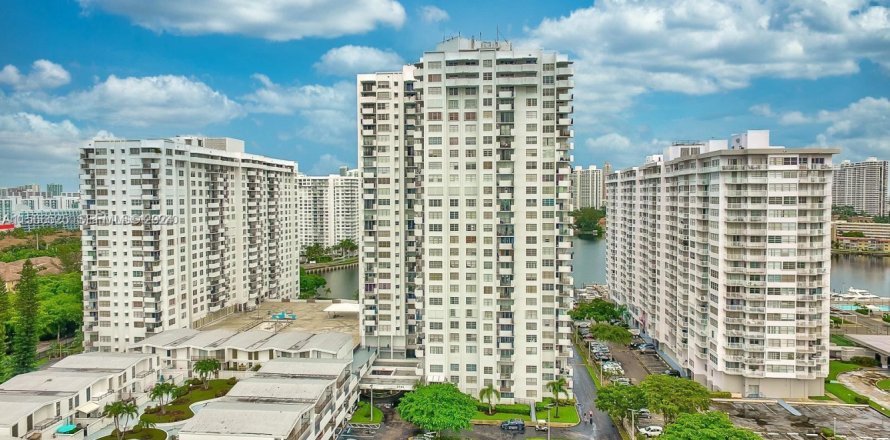 Condo in Aventura, Florida, 1 bedroom № 2091178