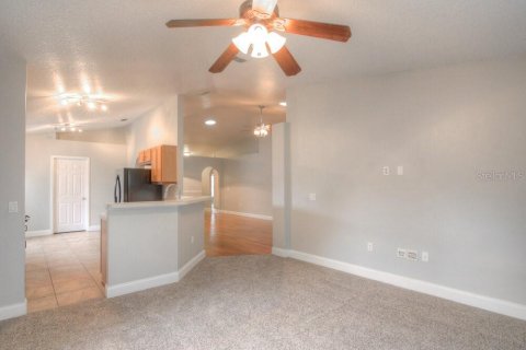 Villa ou maison à louer à Apopka, Floride: 4 chambres, 174.1 m2 № 1914535 - photo 8