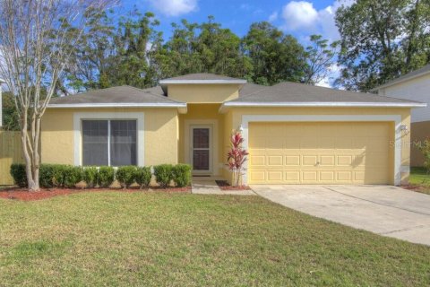 Villa ou maison à louer à Apopka, Floride: 4 chambres, 174.1 m2 № 1914535 - photo 1