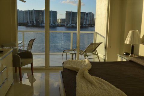 Copropriété à louer à Sunny Isles Beach, Floride: 2 chambres, 116.59 m2 № 1928326 - photo 2