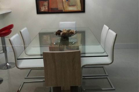 Copropriété à louer à Sunny Isles Beach, Floride: 2 chambres, 116.59 m2 № 1928326 - photo 4