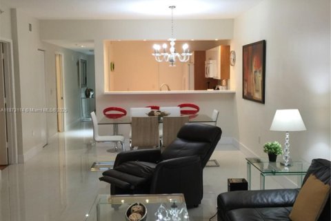 Copropriété à louer à Sunny Isles Beach, Floride: 2 chambres, 116.59 m2 № 1928326 - photo 6
