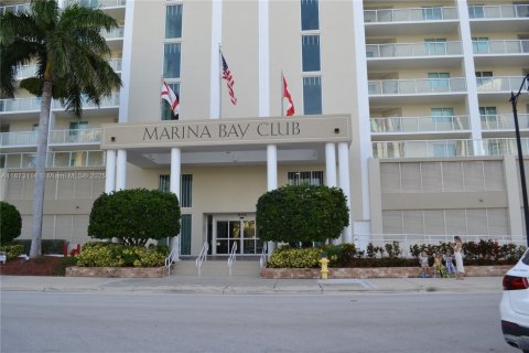 Copropriété à louer à Sunny Isles Beach, Floride: 2 chambres, 116.59 m2 № 1928326 - photo 10