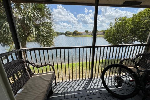 Condo in Sunrise, Florida, 2 bedrooms  № 1861369 - photo 21
