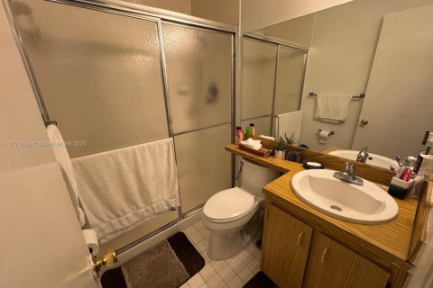 Condo in Sunrise, Florida, 2 bedrooms  № 1861369 - photo 14