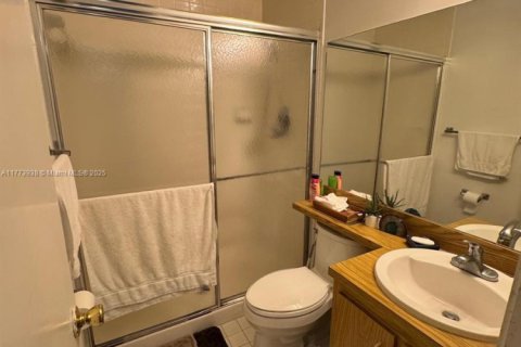 Condo in Sunrise, Florida, 2 bedrooms  № 1861369 - photo 7