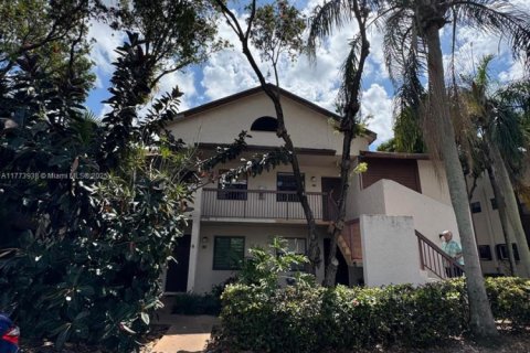 Condo in Sunrise, Florida, 2 bedrooms  № 1861369 - photo 9