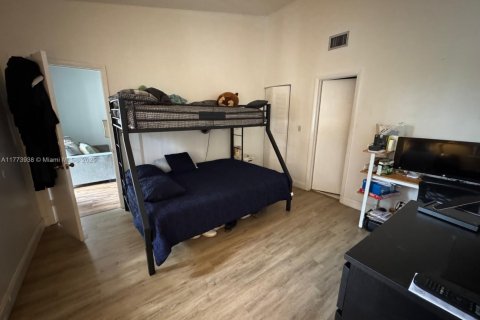 Condo in Sunrise, Florida, 2 bedrooms  № 1861369 - photo 17
