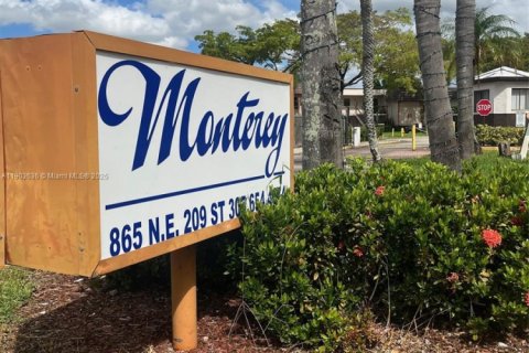 Condo in Miami, Florida, 2 bedrooms  № 1956042 - photo 18