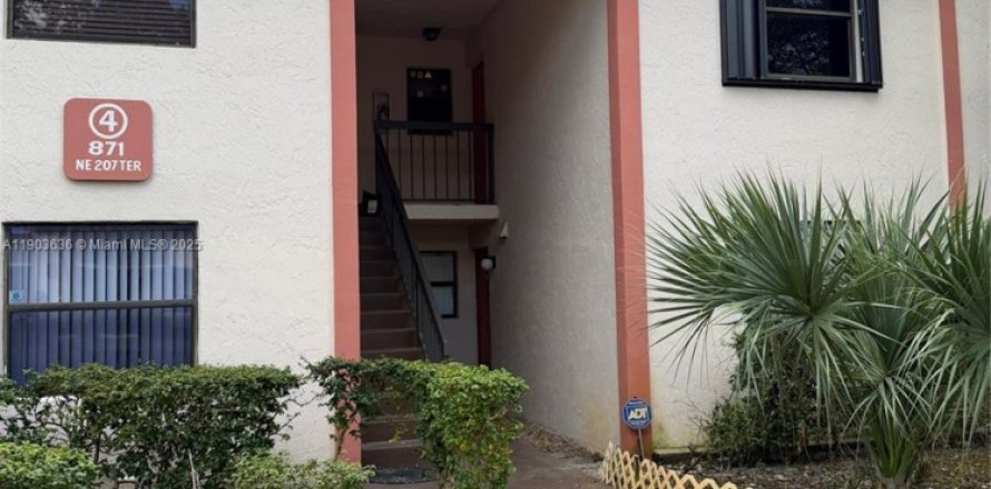 Condo in Miami, Florida, 2 bedrooms  № 1956042