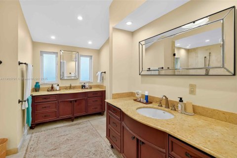 Купить виллу или дом в Майами-Шорс, Флорида 4 спальни, 335.47м2, № 2018267 - фото 24