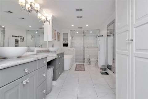House in Tampa, Florida 3 bedrooms, 221.2 sq.m. № 1744435 - photo 24