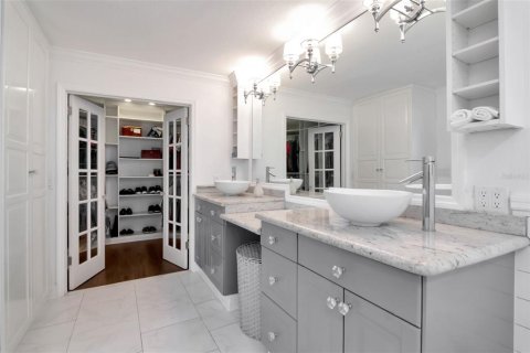 House in Tampa, Florida 3 bedrooms, 221.2 sq.m. № 1744435 - photo 26