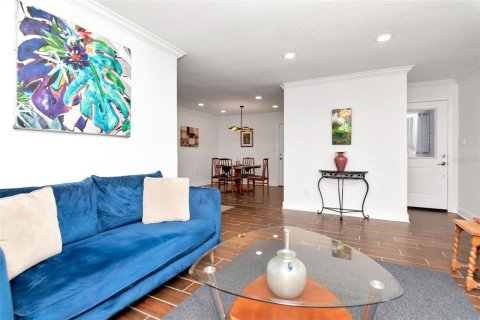 House in Tampa, Florida 3 bedrooms, 221.2 sq.m. № 1744435 - photo 7