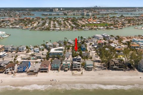 Casa en venta en Treasure Island, Florida, 1 dormitorio, 78.41 m2 № 1634361 - foto 2