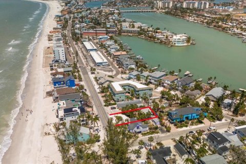 Casa en venta en Treasure Island, Florida, 1 dormitorio, 78.41 m2 № 1634361 - foto 3