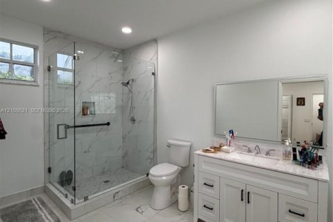 House in Weston, Florida 3 bedrooms, 142.33 sq.m. № 2428151 - photo 12