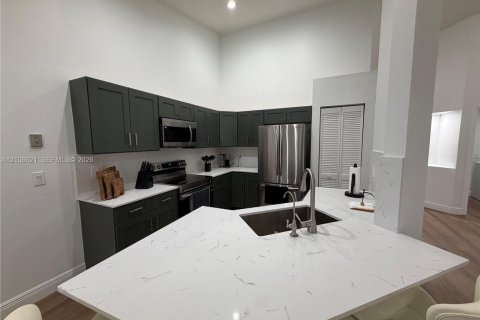 House in Weston, Florida 3 bedrooms, 142.33 sq.m. № 2428151 - photo 6