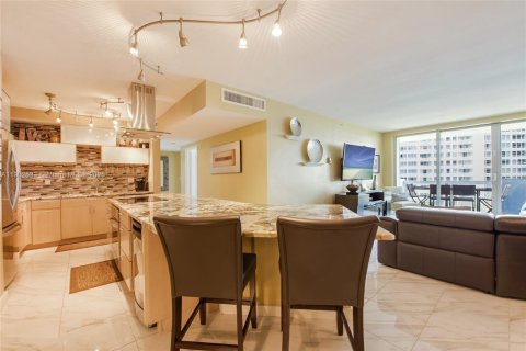 Copropriété à louer à Miami Beach, Floride: 2 chambres, 99.31 m2 № 2077191 - photo 7