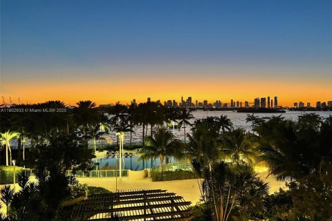 Copropriété à louer à Miami Beach, Floride: 2 chambres, 99.31 m2 № 2077191 - photo 29
